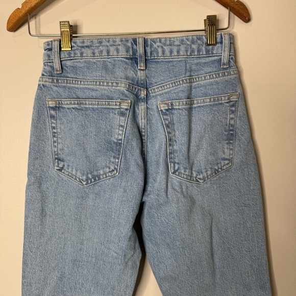Topshop Light Wash Straight Leg Denim Mom
Jeans Size 2 - Picture 6 of 10